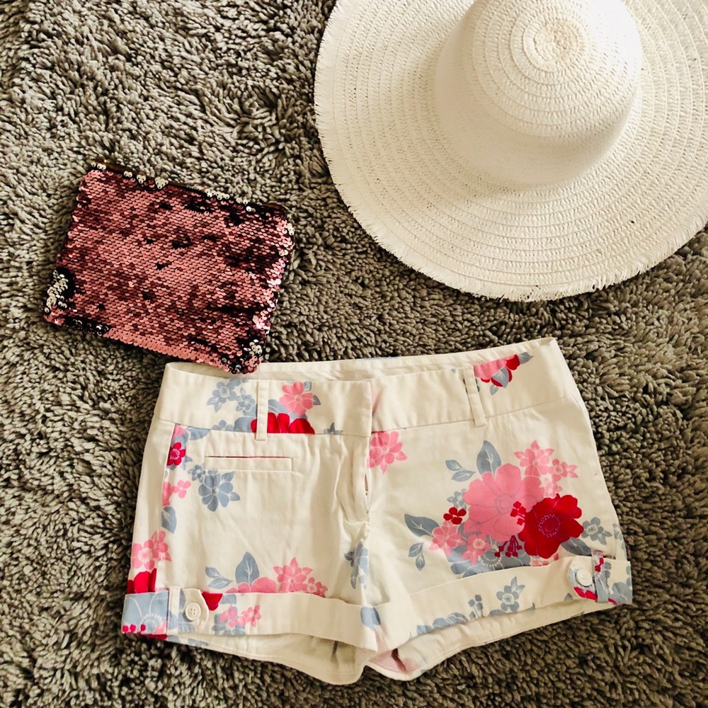 Classic Cuffed Floral Shorts